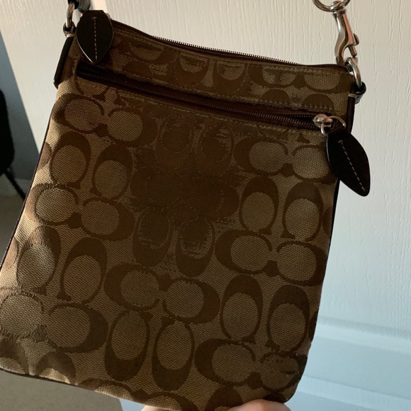 coach purse - Picture 3 of 3